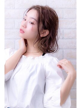 ヘアーアートシフォン 池袋西口店(Hair art chiffon) 似合わせカットで個性的斜めバングで大人かわいいナチュラルボブ