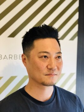 バーバーバー ナカノ(BARBER BAR NAKANO) 30代メンズUBF（アップバングフェード）スタイル