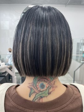 セル(CELL) ハイライトカラー　切りっぱなしボブ