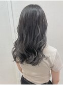 グレージュ×ブリーチカラー