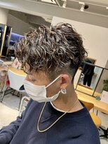 エリマ 調布(elima)&nbsp;ツイストスパイラルパーマ/フェードカット/アップバングショート