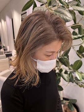 ステア ケース(stair case) ハイライトとクレイカラーでつくる高発色ダメージレス白髪ぼかし