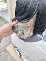 ニュート(Neut )&nbsp;ホワイトベージュ×ブラック/インナーカラー