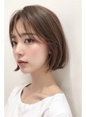 シルキーベージュ似合わせ小顔ミニボブ斜めバング/新宿/新宿西口