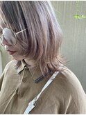 ほんのりピンク味のあるくすみベージュ×顔まわりウルフ