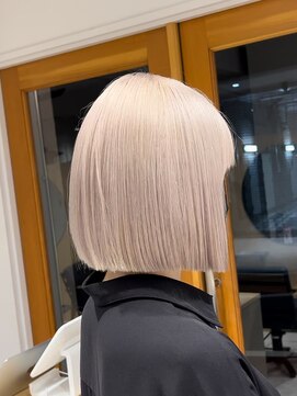 スタン 渋谷(Stam) ダブルカラーハイトーンボブ髪質改善ケアブリーチ渋谷