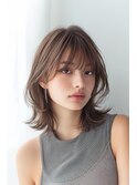 ミニウルフカット　ホワイトグレージュ