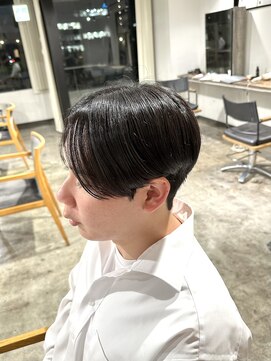 ザ オーダー(THE ORDER) 重めセンターパート韓国式ダウンパーマ毛流れヘア