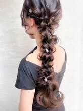 アプローズ(applause.) やっぱり皆様からの支持率一位の【　片編みおろし　】映えます♪