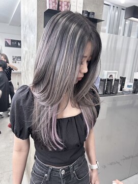 キング 心斎橋店(K!ng) ハイライトカラーミルクティーベージュレイヤーカット