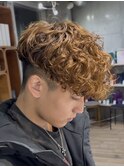 スペインカール外国人風パーマフェードスパイラルパーマ刈り上げ