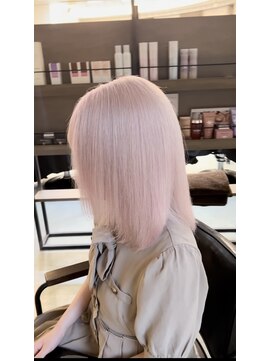 アンドソー 池袋(&so.) ハイトーンカラー／ホワイトブロンド／レイヤーカット／池袋