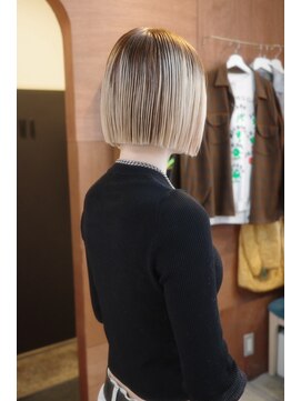 チャプター 問屋町(chapter) 髪質改善ミニボブ切りっぱなしボブブロンドベージュケアブリーチ