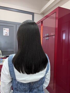 ラルーチェ ラスパ御嵩店(La Luce) 艶ストレート×ナチュラルミディ