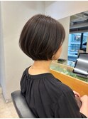 暗髪の丸みショートボブ