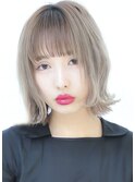 外ハネ切りっぱなしボブカットショート☆グレージュWカラー