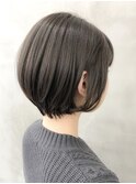 大人かわいい小顔耳かけ丸みショート前下がりショートボブ