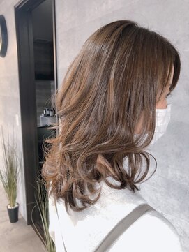 ロウエン 春日(LOWEN) 艶髪美人