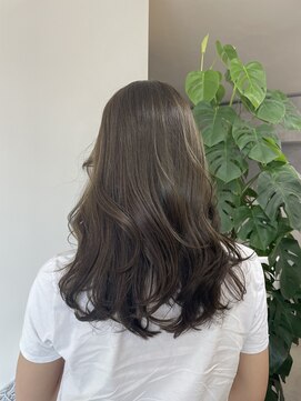 ソソ(soso) soso オリーブベージュ×レイヤースタイル