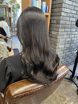 ロベルシ(ROVERSI) コテ巻き風パーマ