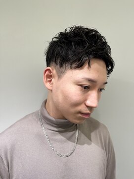 リバティシェアバーバー 銀座2nd(LIBERTY SHARE BARBER) くせ毛を生かしたツーブロショートスタイル