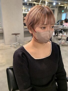 メイカ(MEIKA) 【 ぱっつんマッシュショート × ピンクベージュ 】浅野美紀