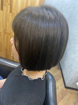 アール(R) 赤味を抑えたグレージュカラー