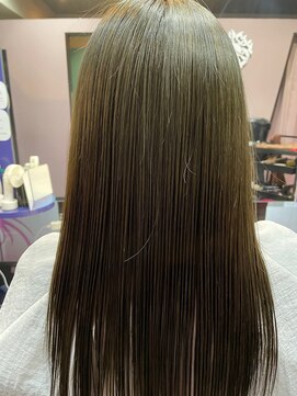 ヘアーアンドメイク スワロウテイル(hair&make swallowtail) 髪質改善トリートメントで超ツヤツヤストレートヘア