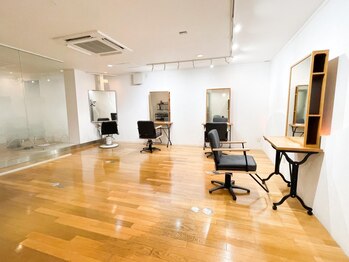 ミツバ(3tuba)の写真/【カット+カラー+TR¥7300～】オシャレな空間で,リラックスしながら自分をアップデートしませんか?《3tuba》