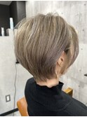 ショートボブ