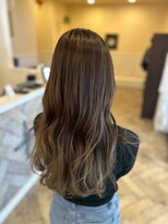 クロエ バイ ラヴィズム 小針店(CLOE by LUVISM)&nbsp;グラデーション巻髪