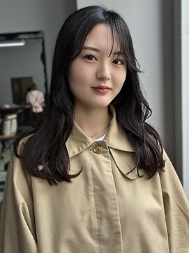 ロティー(loty) ミディアム レイヤーカット 顔周り 透明感カラー 20代30代