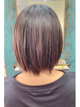 美髪 ヘアサロン(美髪 Hair salon) くせを伸ばすアイロンを使った縮毛矯正