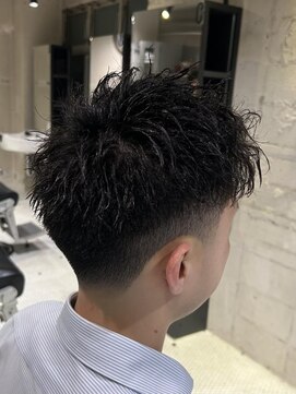 フランクスバーバーザスタンド(Frank’s barber the stand) MEN’S HAIR/波巻ツイストスパイラル/フェザーパーマ/飯田橋T