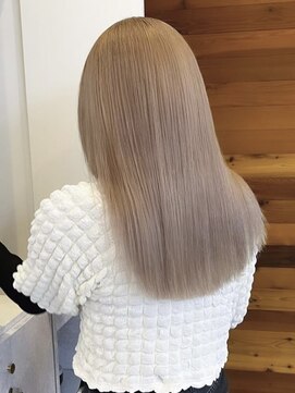 アム(am) 大人シアーベージュミニウルフボブミディアムレイヤー