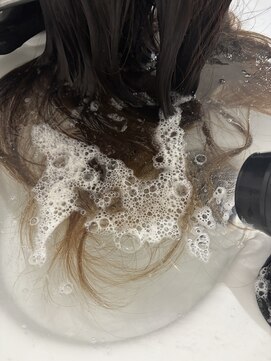ルル バイ ビューティーサロンエイト(RuRu. by Beauty Salon8) 美しい頭皮と髪本来の艶へ導く【炭酸デトックスケア】