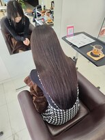 スリーヘアーデザインズ(Three Hair Designs) r