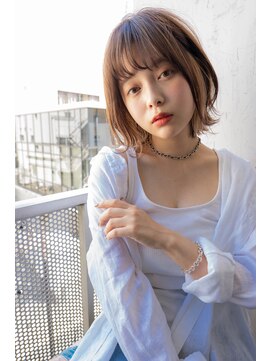 サングース(Sungoose) sungoose ショートボブニュアンスカラーセンターパート