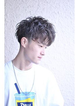 ブレイズ ザ サロン(BLAZE THE SALON) ゆる前下がり刈り上げ束感スパイラルマッシュ【BLAZE 大庭】