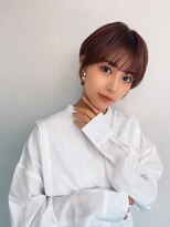 キー(kii)&nbsp;人気の丸みショートカット　ハンサムショート