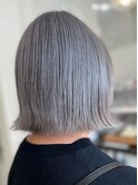 シルバーカラー×外ハネボブ