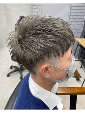 イキプラスディードットログ 大和八木駅前店(ikii+D.Log) ハイライト ブリーチカラー ベリーショート