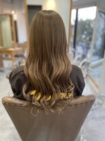 フツーロ 栄(FUTURO) ハイトーンでギャルスタイル!