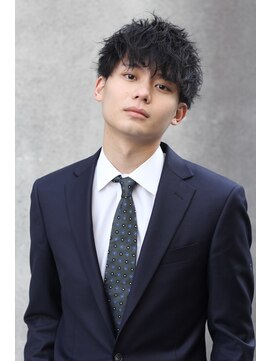 オグジュアリー 表参道(aux.) ツイストスパイラルパーマツーブロックマッシュメンズマッシュ