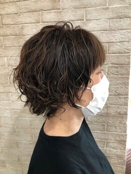 サロン ド ルイス 坂戸店(SALON DO LUIS)の写真/オゾンパーマはカラーと同時にできダメージレス！ステップボーンカットとセットで時短でエアリーな印象に☆