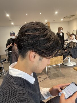 ヤテ(yate') フェザーショート　ニュアンスパーマ