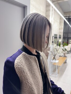 シャウルデッサン(CHARLES DESSIN) ホワイトグレージュアンブレラカラー大人ミニボブ