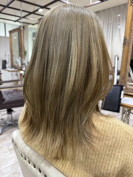 ラボヌールヘアーノーブル 新越谷店(La Bonheur hair noble) ミディアムレイヤー/ブランドベージュ