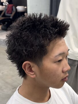 エデアンルクラ 下通(EDEAN Leclat) 熊本 スパイキーショート パーマ 短髪 アップバング MEN'S HAIR
