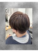 大人マッシュショート×白髪ぼかしハイライト
